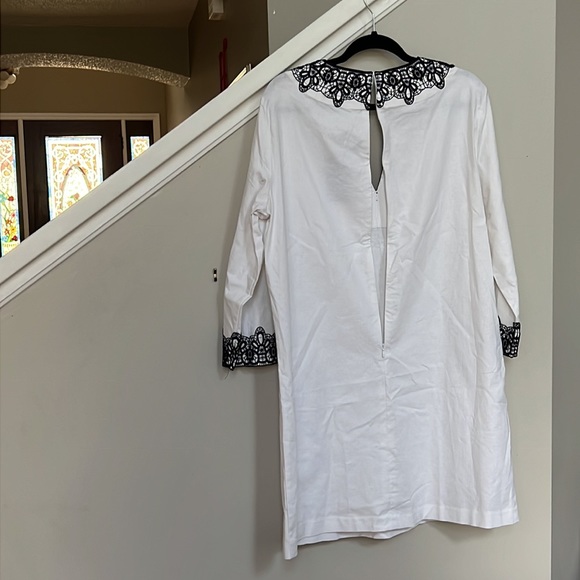 Preston & York Tabitha Stretch Linen 3/4 Sleeve Split V-Neck Embroidered Dress - Picture 7 of 11